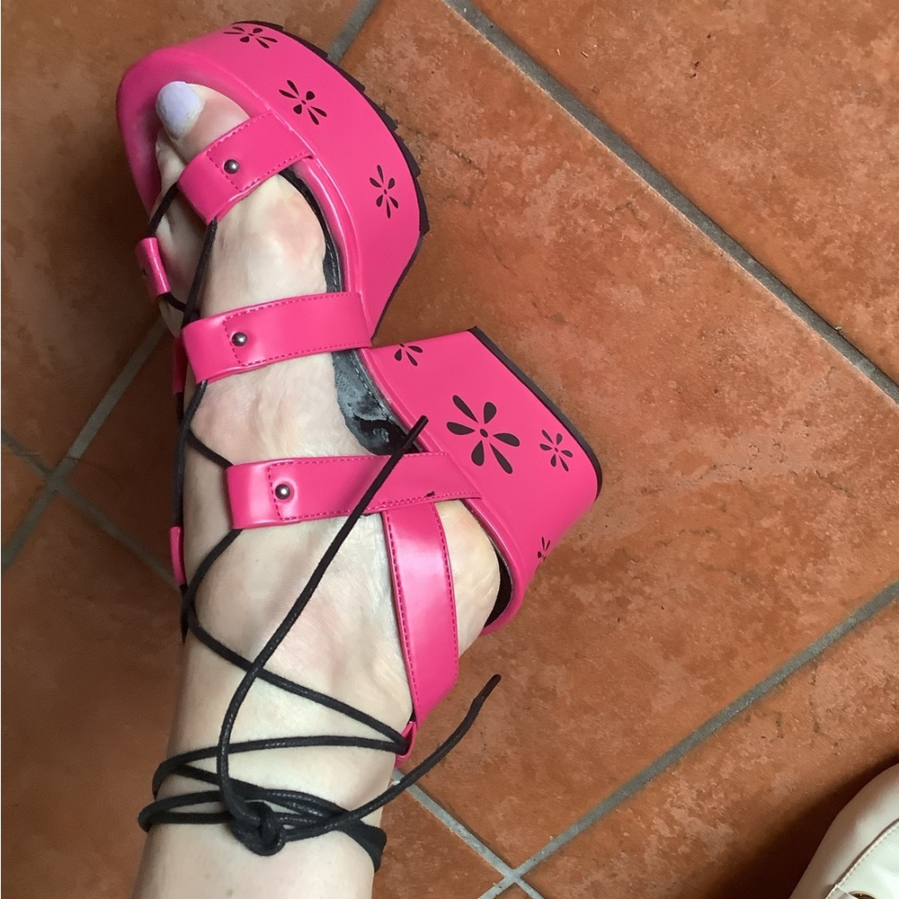 Eye-catching pink platform sandals